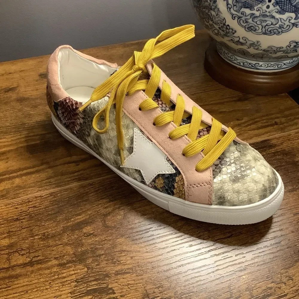 Nature Breeze Multicolor Snake Print and Pink‎ Suede Sneakers 👟